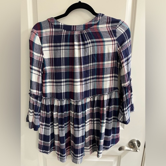 Grace and Lace women’s peplum, high low flannel top - Picture 3 of 3